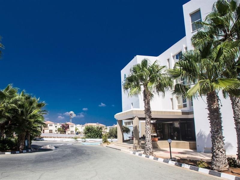 Polycarpia Hotel Pernera Exterior photo