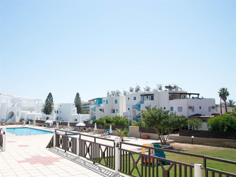 Polycarpia Hotel Pernera Exterior photo
