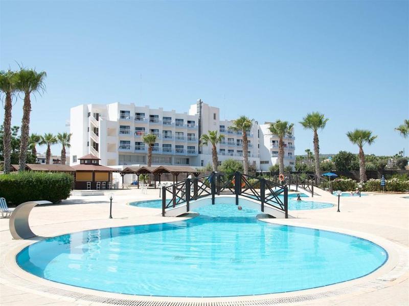 Polycarpia Hotel Pernera Exterior photo