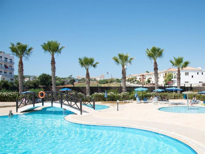 Polycarpia Hotel Pernera Exterior photo